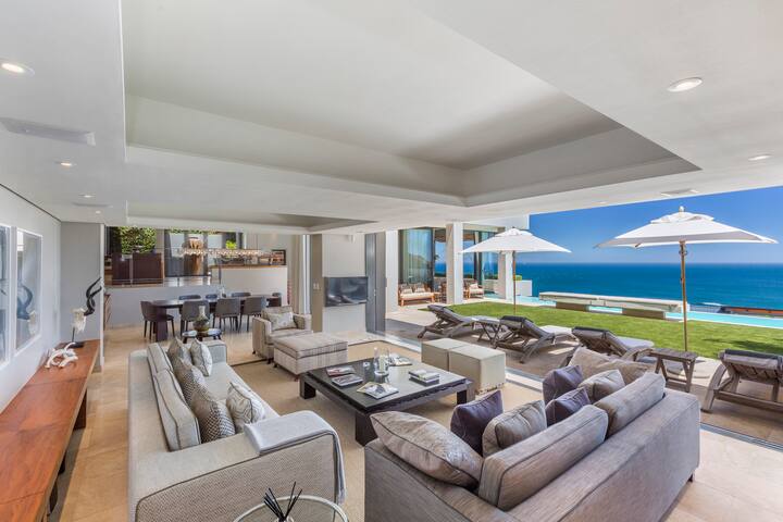 Luxury Villa, prime location, heated 18m long pool gallery image 2