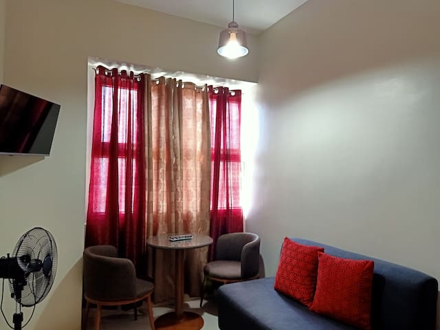 Quezon city budget 1br near timog avenue