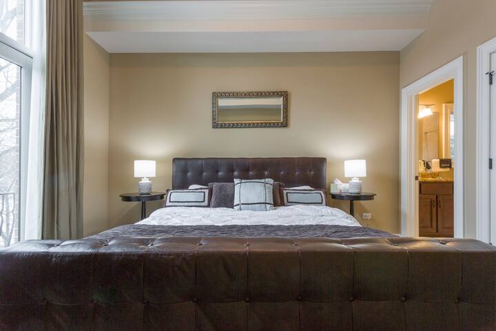Airbnb Naperville Vacation Rentals Places To Stay