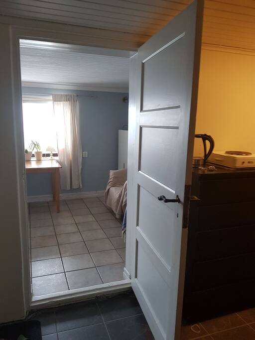 To bedroom