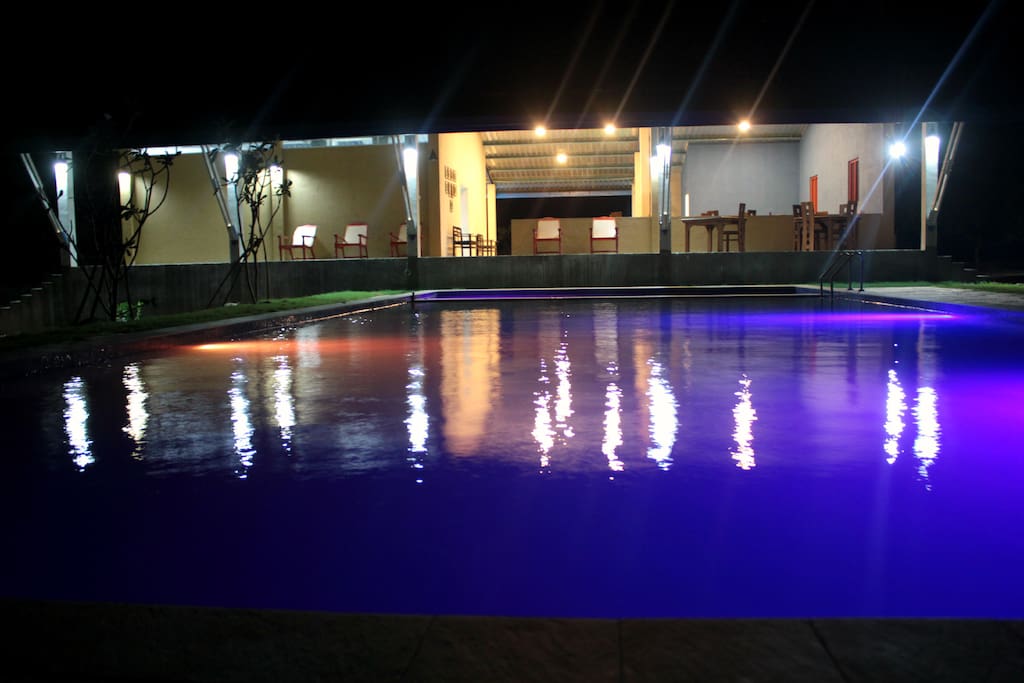Restaurant & the Pool