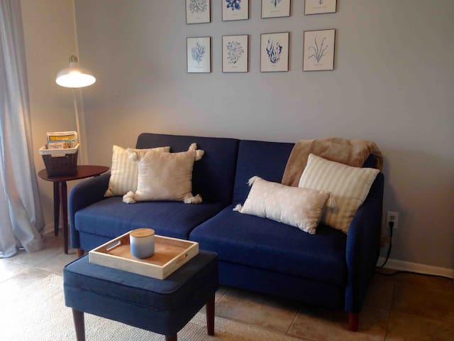 “Heather's Place" The Perfect Tybee Hygge Getaway.