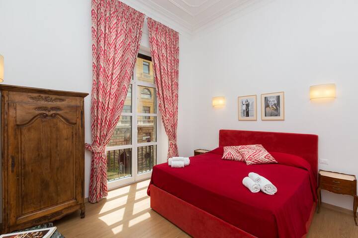 Prestigious Apartment at Via Barberini gallery image 2