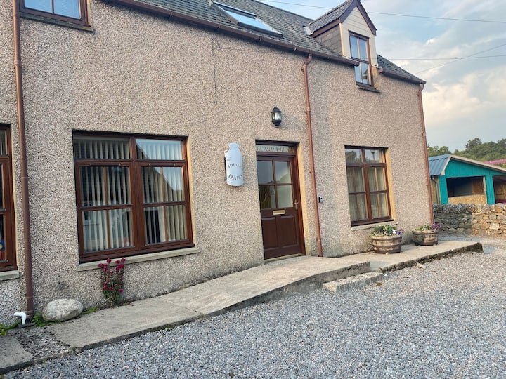 Central Sutherland Old Dairy Lairg.IV27 4EG Apartments for Rent in