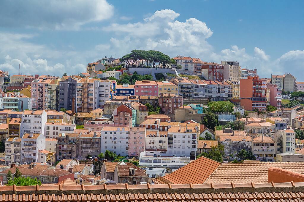 "It's a perfect appointed apartment in the center of Lisboa! From the balcony you have a gorgeous view over the city. To reach the next metro station you have to walk down the hill for about 10 minutes. I can highly recommend this perfect home base for a Lisbon-trip!"
Christoph (Cologne, Germany) *****