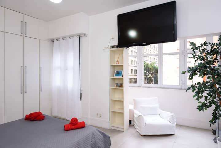 كابل تلفزيون كبير واي فاي 30 ميجابايت ، مكيف هواء ،ستارة معتمة للنوم 