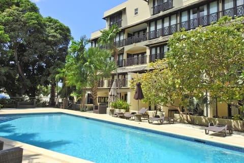 Modern 2 Bed/2 Bath Condo - with pool and gym