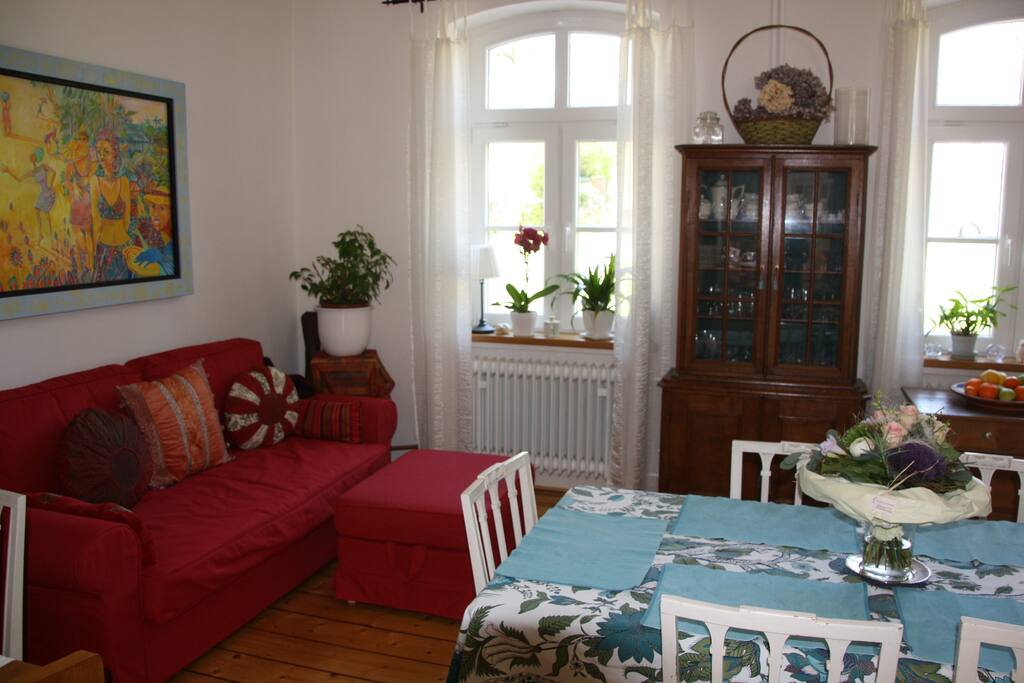 Bettsofa im Wohn-Eßzimmer