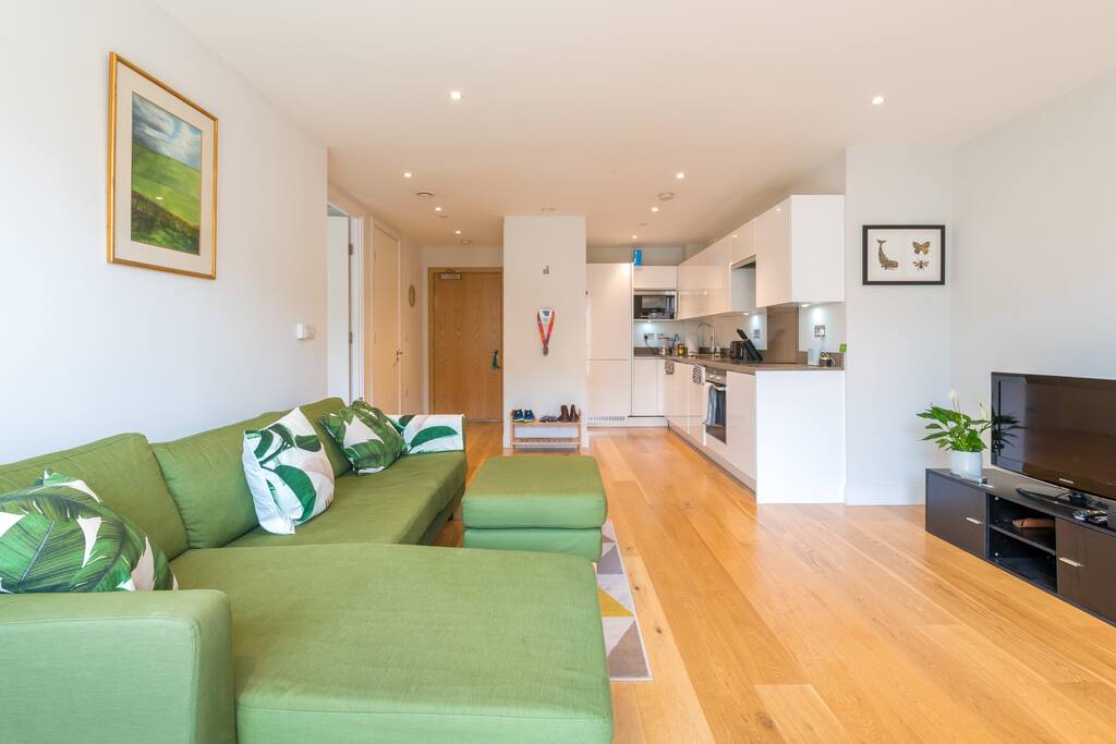 Living room into kitchen