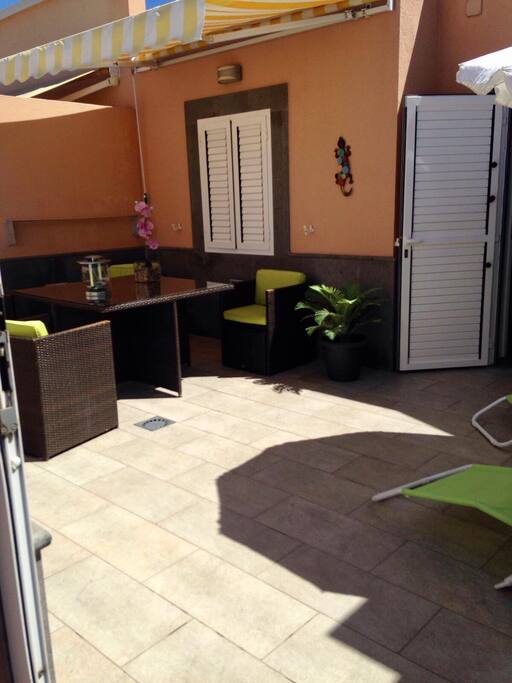 terrace/rest area-terraza/area de descanso