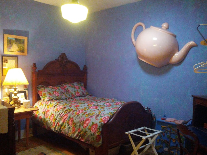 The Teapot Room