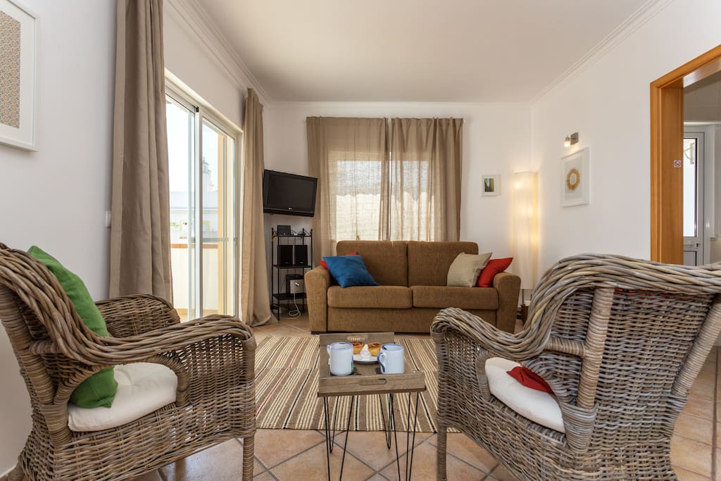 your living room with direct access to a huge private terrace, air co, 4G wifi, TV satellite, hifi
