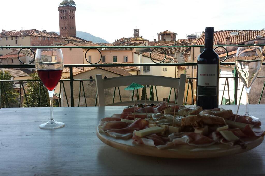Terrazza vista torre Guinigi Lucca