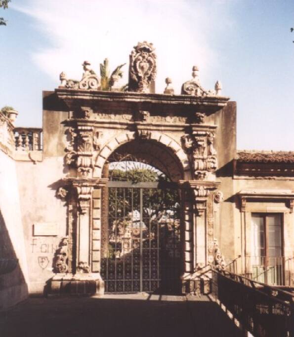 near loft, villa Cerami