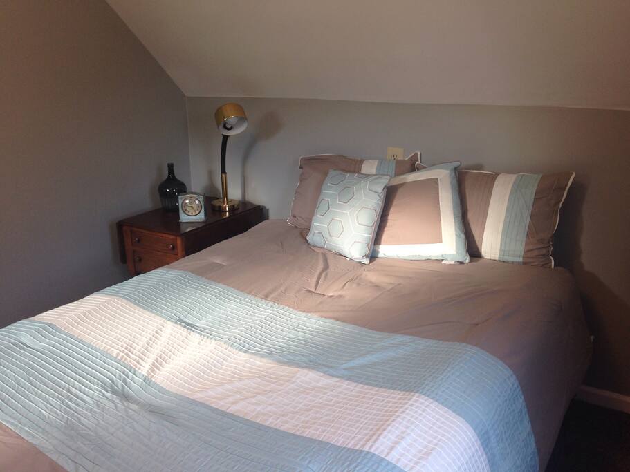 Queen size bed