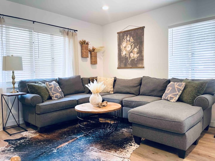 Breckland Haus  5/2, Spa, 3 Blocks To Main St. - Fredericksburg, TX