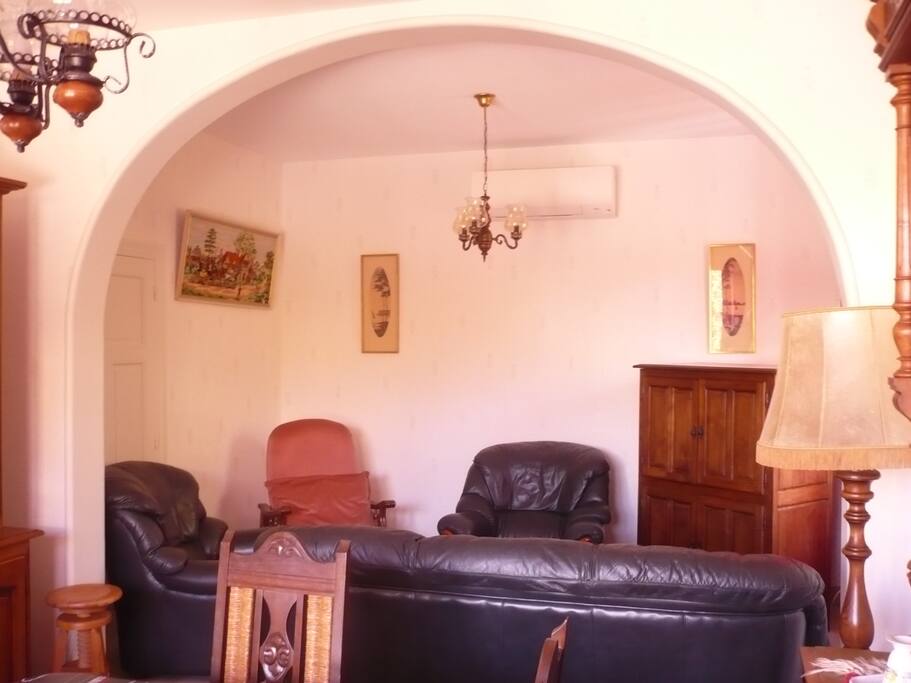 SALON