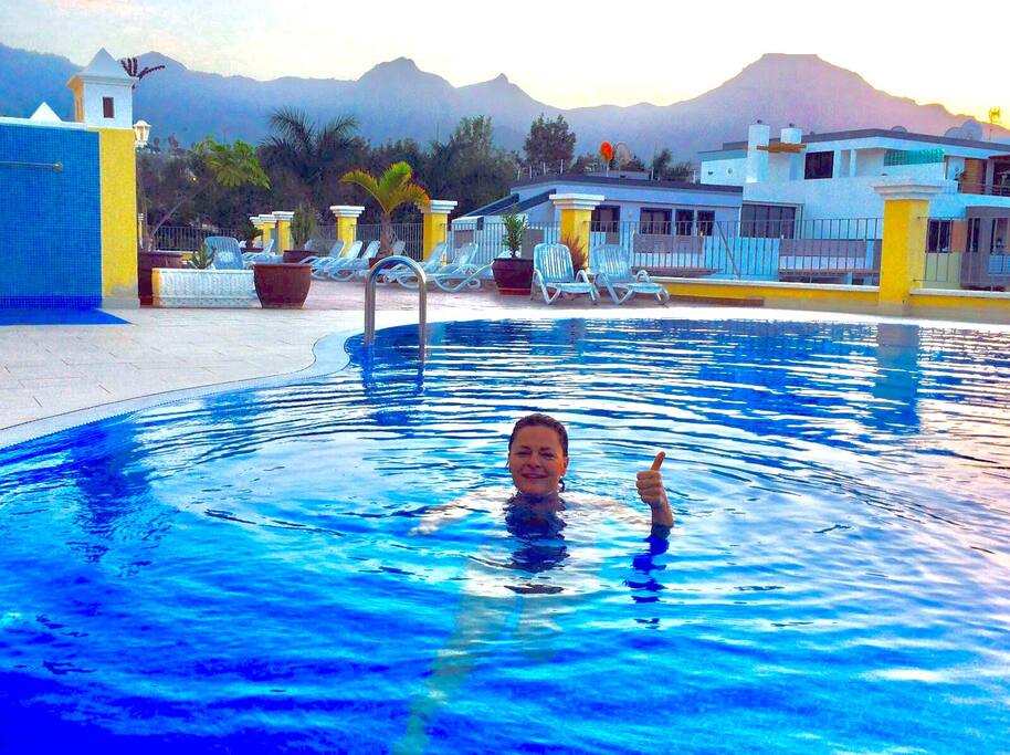 Swimming pool
Breathtaking vieuws: sea + mounains