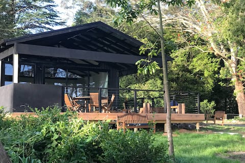 Knoxberry Farm, Berry coastal farm house with view