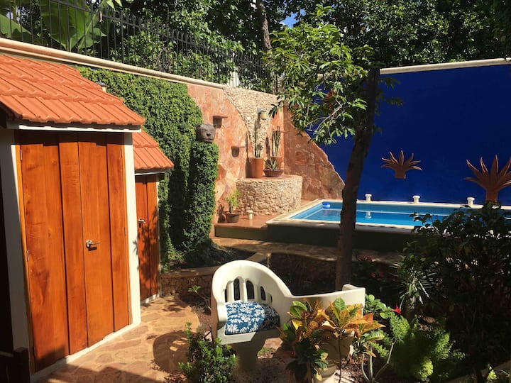 Casa del ConfidenteMerida Centro's Urban Oasis Houses for Rent in