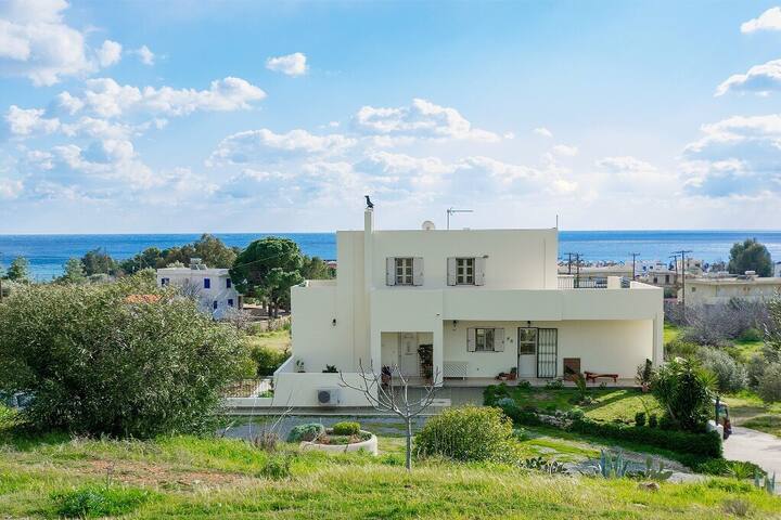 Family Villa NIKOS Meerblick&heizbarer Pool! Luxus