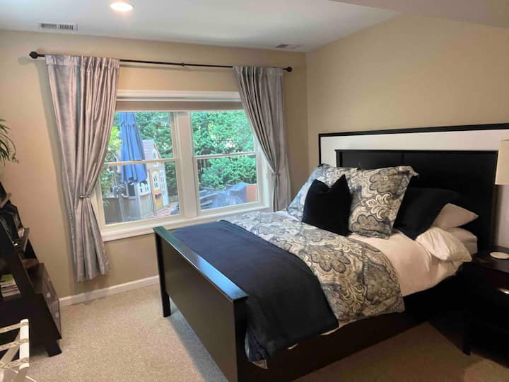 Unbeatable location:Relax, remote work, or rest up