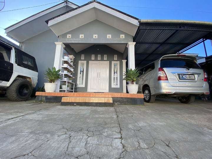 Telaga Warna Holiday Rentals & Homes Dieng, Kejajar, Indonesia Airbnb