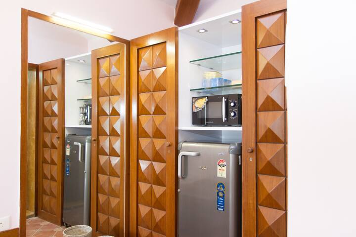 Full kitchen image 2