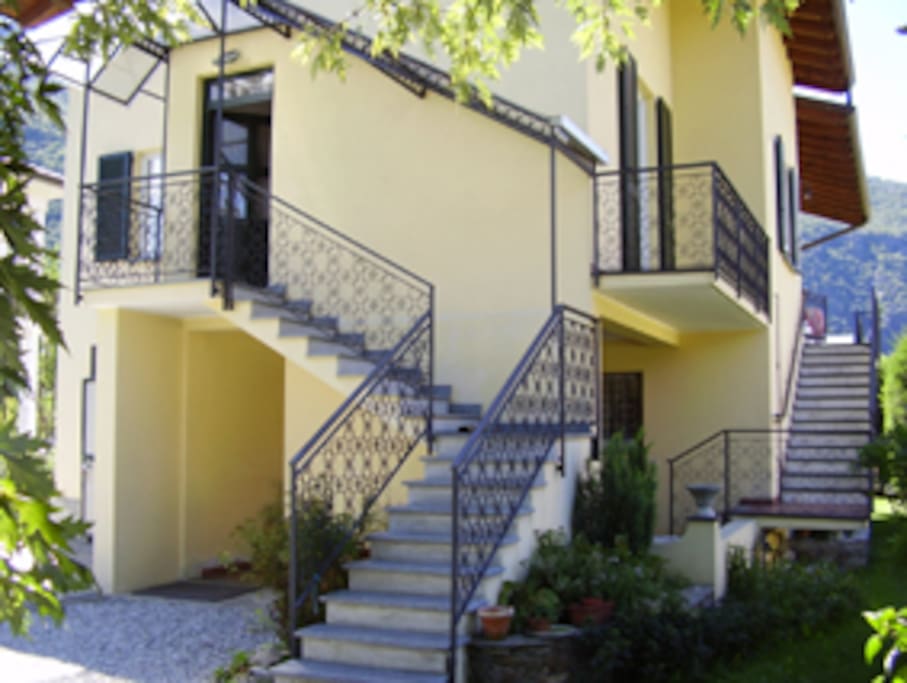 facciata esterna, ingresso