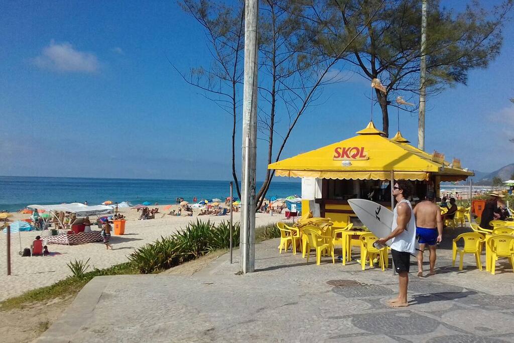 Praia á 10 minutos de caminhada