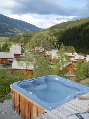 Luxe Chalet with jacuzzi and an excellent view