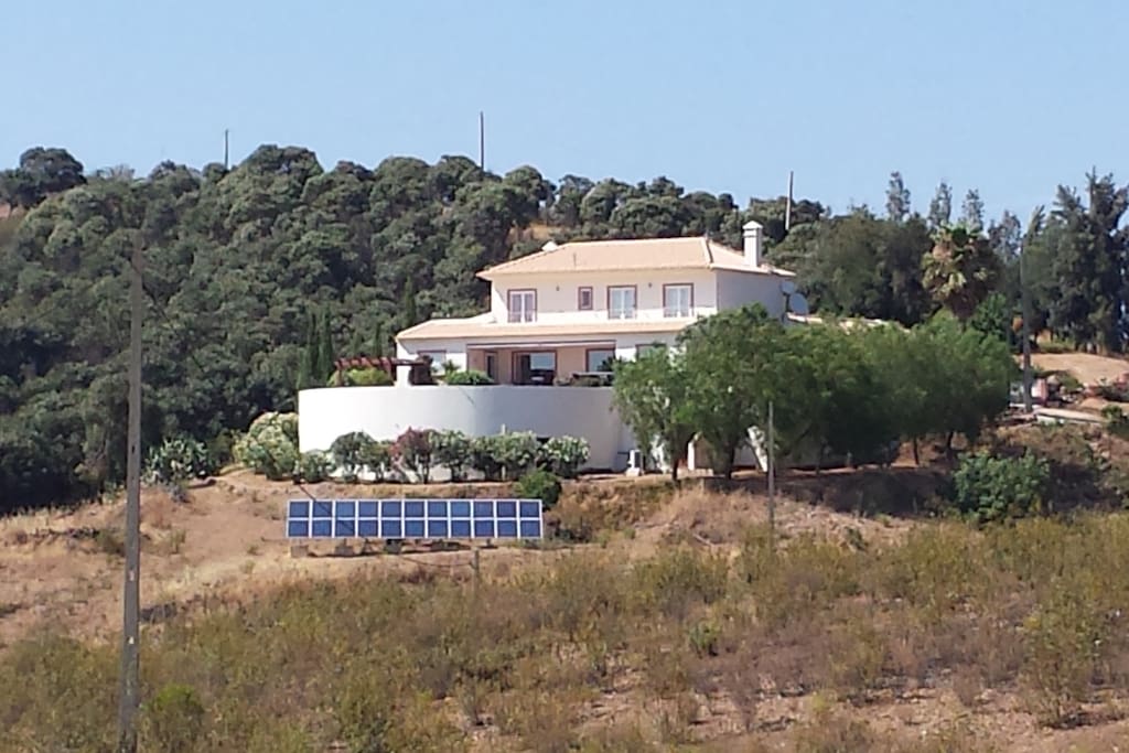 Het huis gezien vanuit het zuiden / The house as seen from the south