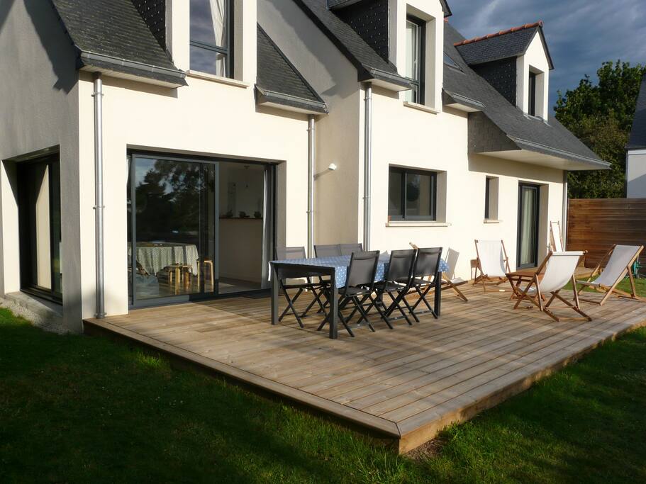 Déjeuner sur la terrasse