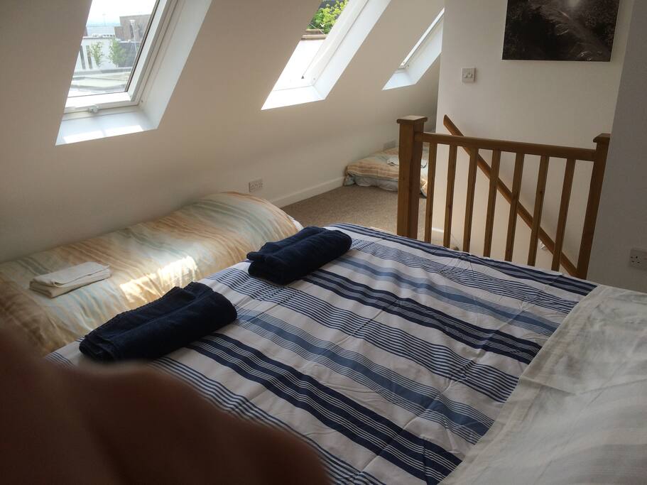 Set up as double room with two air beds.