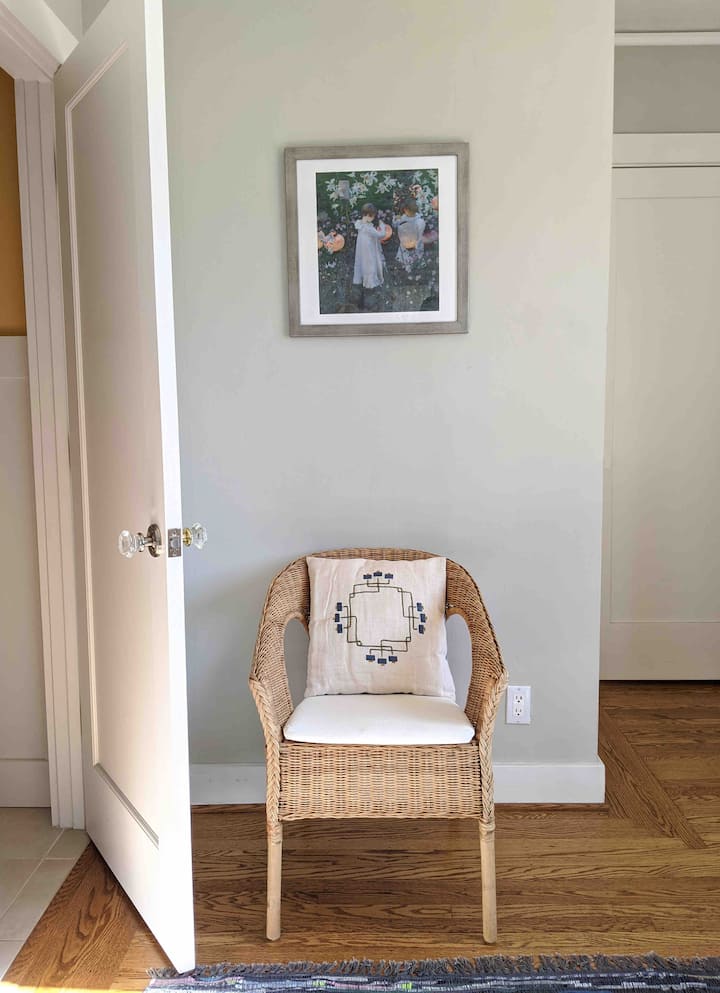 Sunny Private Room In Berkeley's Elmwood District - Berkeley, CA