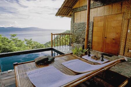 Ocean view Penthouse Villa 1 Bungalow and Pool!