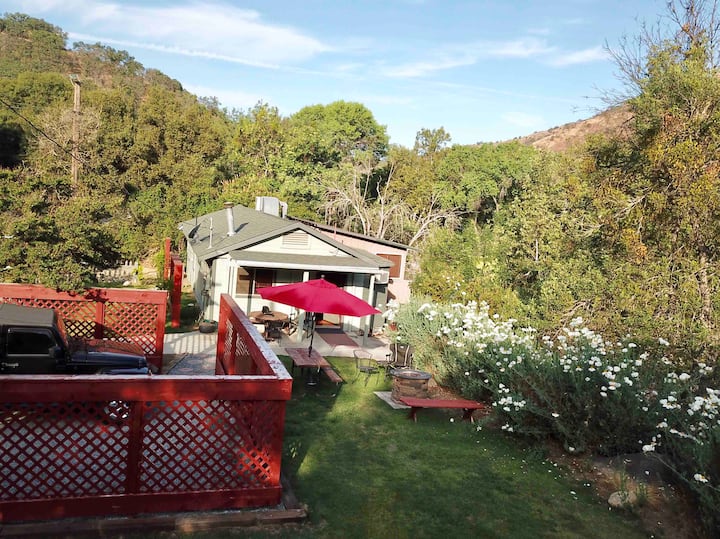 Kaweah River Cabin 3 Min to Sequoia National Park! Cabins for Rent in