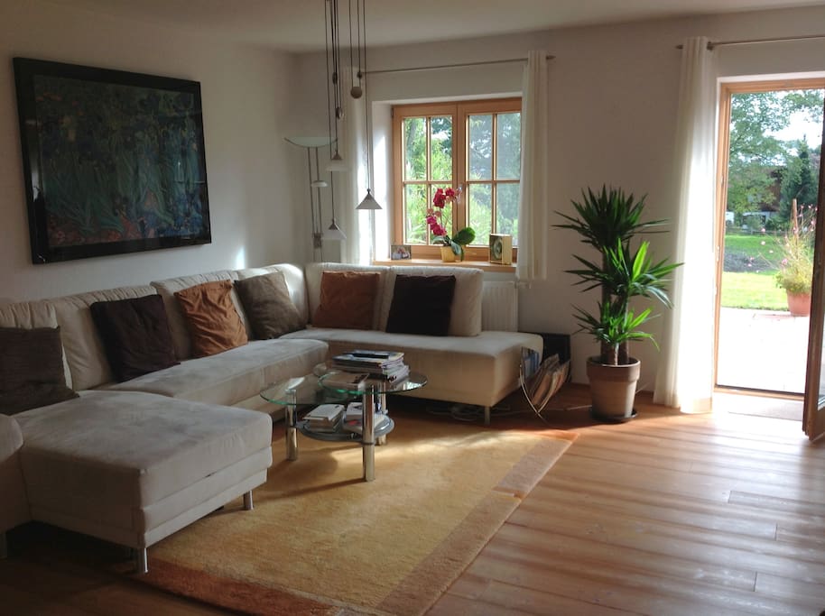 Wohnzimmer mit Terrassenzugang