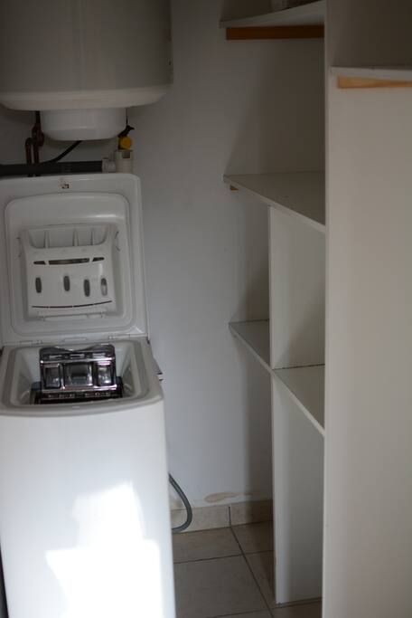 Machine à laver, étagères