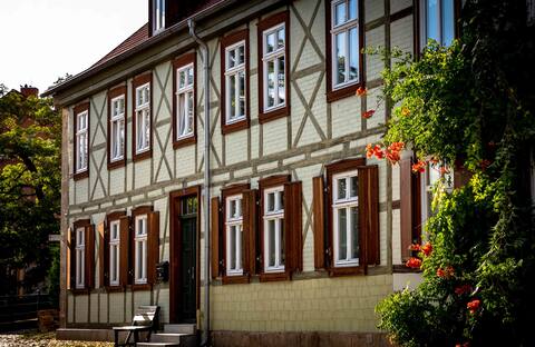 Corner - the Romanesque