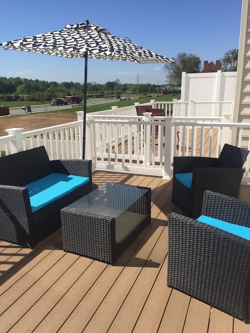 Outdoor deck off kitchen