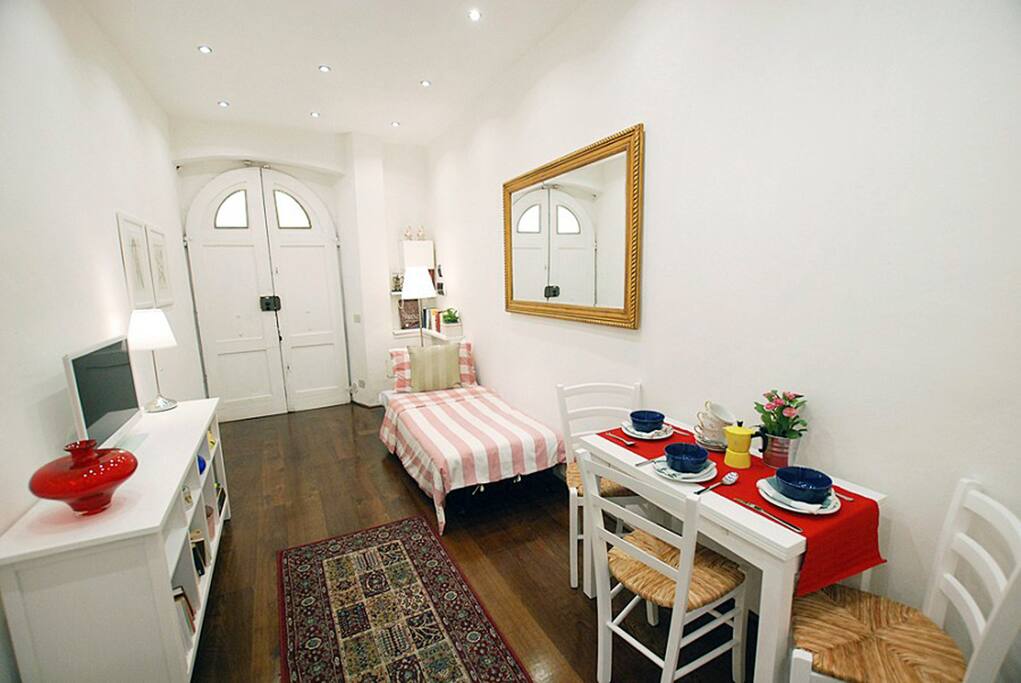 Living with sofa bed for 1 person - Living con poltrona letto per 1 persona