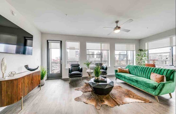 Luxury Penthouse centrally located! Top tier