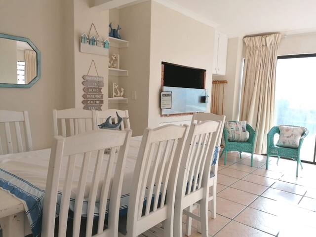 Self-catering, Seaview, Beachfront Accommodation gallery image 3