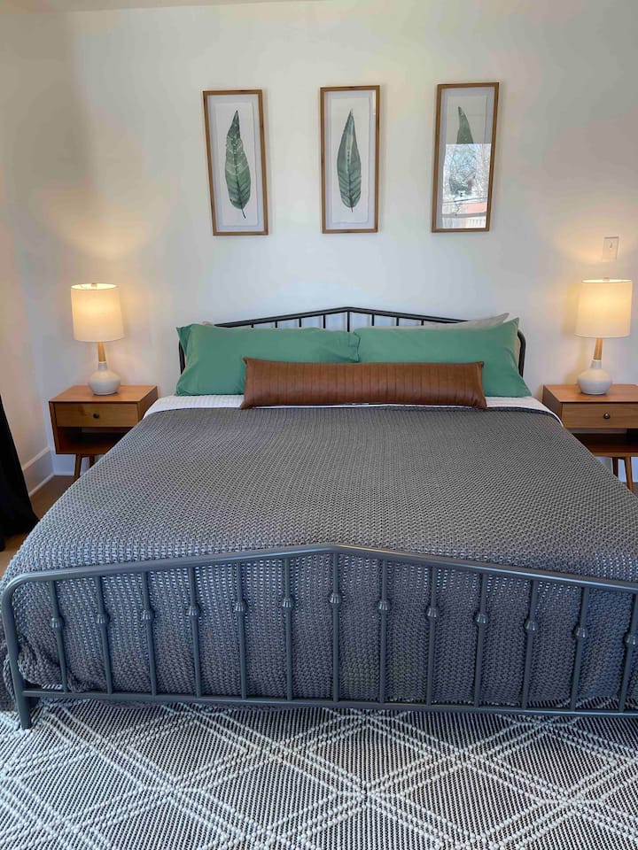 King size primary bedroom