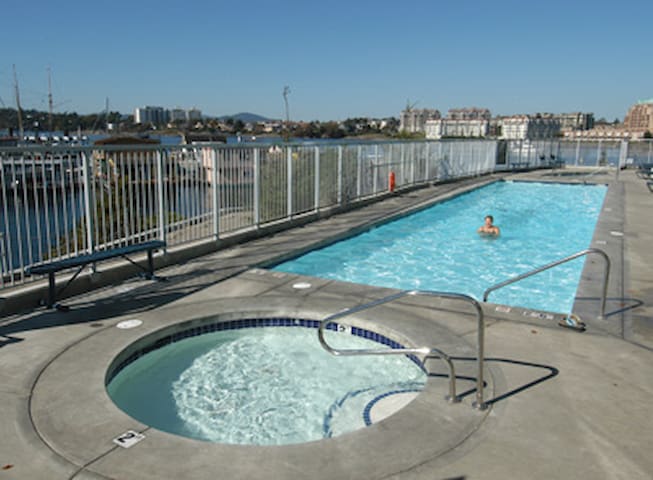 2bdm-sleeps6 Condo Victoria WM Resort