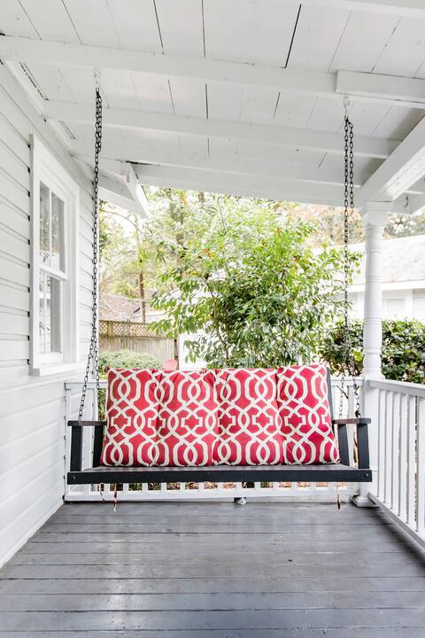 Tranquil Farmhouse Escape