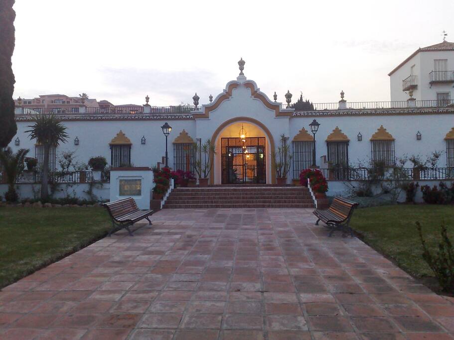 Entrada antiguo parador