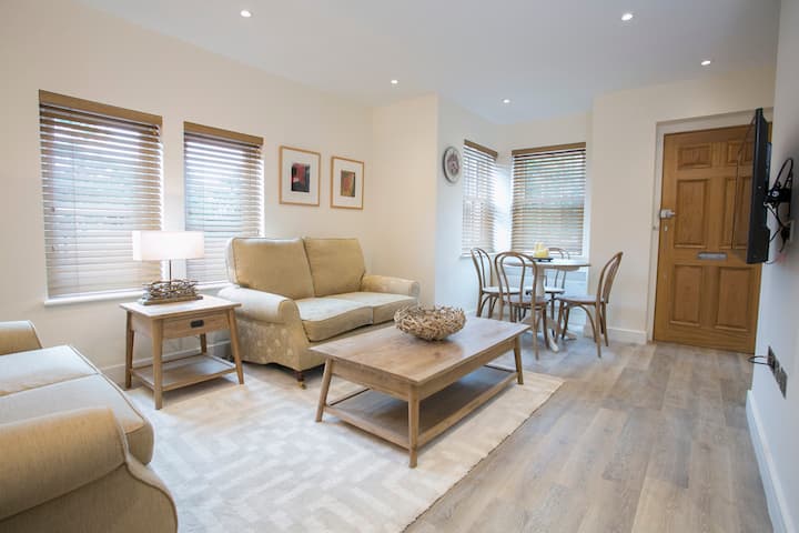 Pond View Four Elms New Ground Floor Flat - Sevenoaks