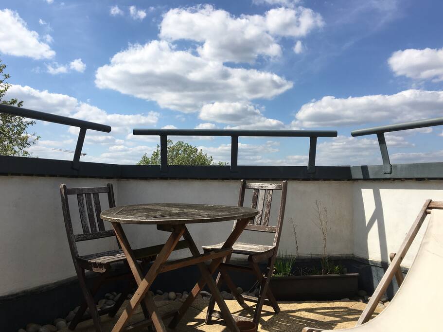 Sunny balcony near central London